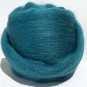 Sea foam Merino Roving, Needle Felting wool, Spinning Fiber, Aqua, Turquoise, Teal, blue green, Saori Weaving image 4