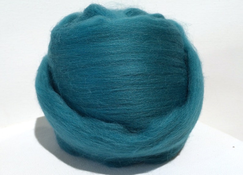 Sea foam Merino Roving, Needle Felting wool, Spinning Fiber, Aqua, Turquoise, Teal, blue green, Saori Weaving image 4