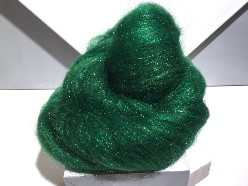 Green Felting wool batt Sparkly Pine MTO, spinning fiber, Felting wool:evergreen, green, forest, Christmas green, holiday decor image 4