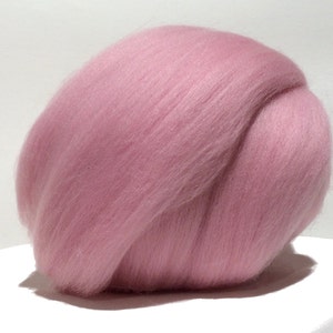 Pink Merino Wool Roving, Needle Felting, Spinning Fiber, pink wool roving, cotton candy, baby pink roving, bubble gum pink, Saori weaving image 3
