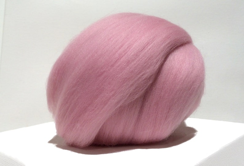 Pink Merino Wool Roving, Needle Felting, Spinning Fiber, pink wool roving, cotton candy, baby pink roving, bubble gum pink, Saori weaving image 3