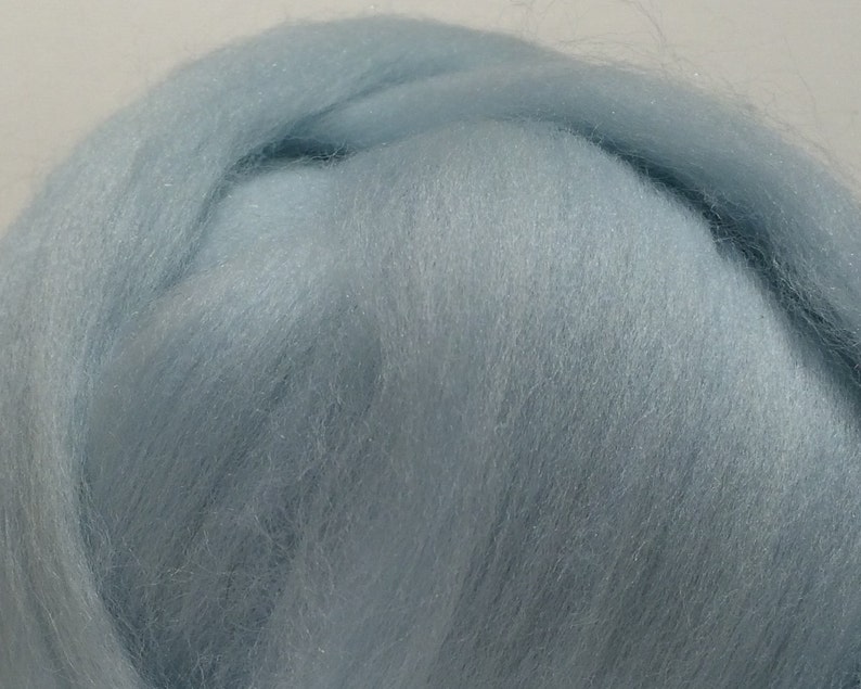 Ice Blue Merino wool roving, Needle Felting Spinning Fiber, 1oz, Light Blue, Baby Blue, crystal blue roving image 4