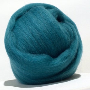 Sea foam Merino Roving, Needle Felting wool, Spinning Fiber, Aqua, Turquoise, Teal, blue green, Saori Weaving image 2