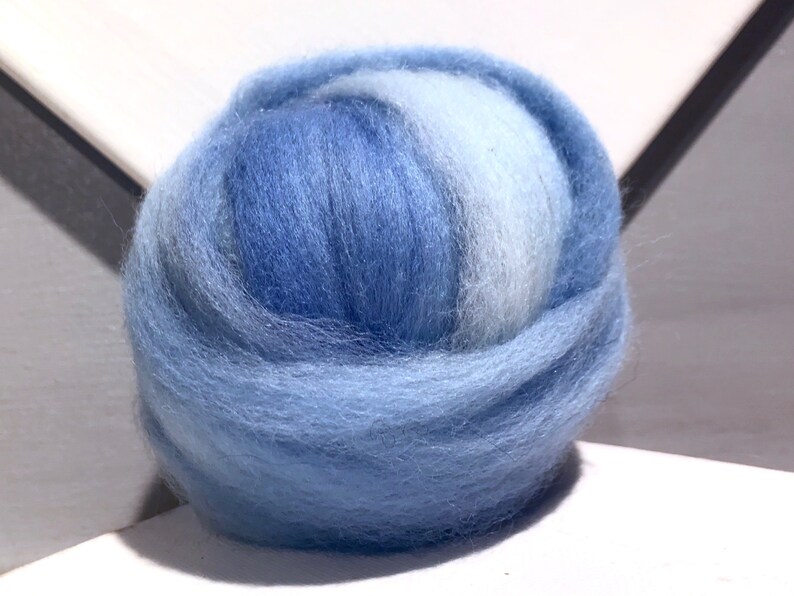 Spinning Fiber Light blue wool roving powder blue Baby Blue roving light blue wool Felting wool
