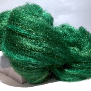 Green Felting wool batt Sparkly Pine MTO, spinning fiber, Felting wool:evergreen, green, forest, Christmas green, holiday decor image 2