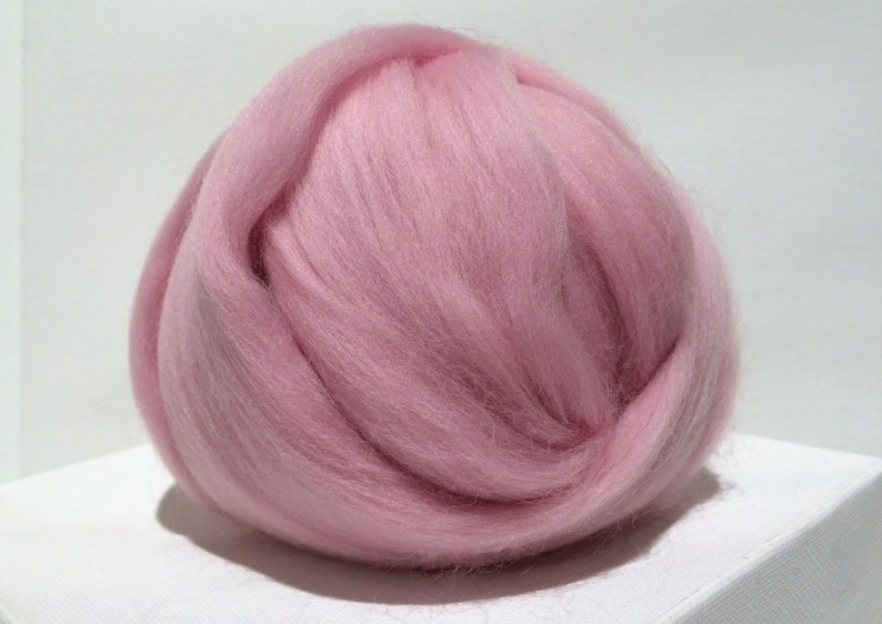 Pink Merino Wool Roving, Needle Felting, Spinning Fiber, pink wool roving, cotton candy, baby pink roving, bubble gum pink, Saori weaving image 2