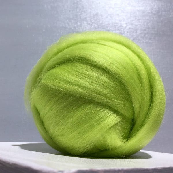 Yellow Green Merino Wool roving "Chartreuse" Roving, Needle Felting wool, Spinning Fiber, felting wool, lime green wool, Citron green merino