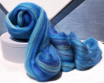 Multicolor Merino Roving “Martinique” Felting wool, Spinning Fiber in Sky Blue, Beige, Hyacinth, Ocean blue