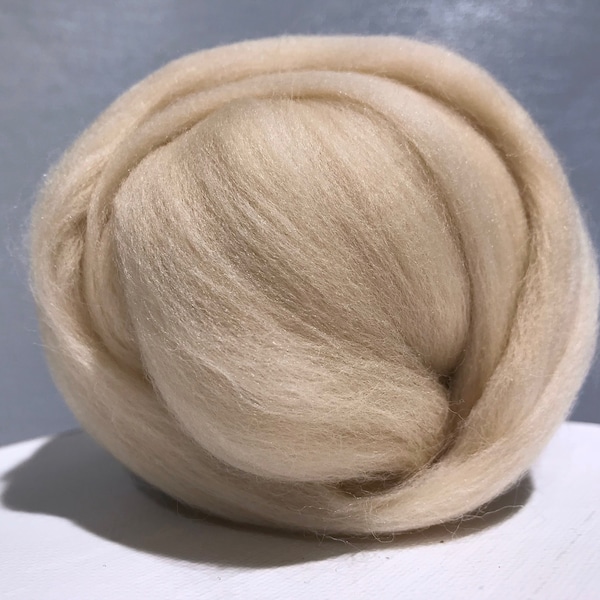 Vanilla Bean Merino Roving, roving, Needle Felting, Spinning Fiber, blonde beige bisque ecru tan Merino roving