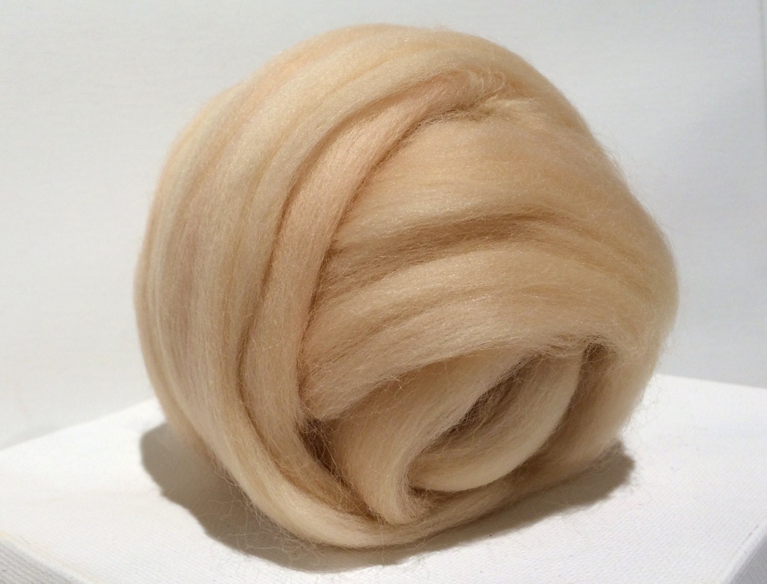 Needle Felting Wool, 3.5Oz Nature Fibre Wool Yarn Roving for Wet Felting,  Handcrafts (Light Coffee)