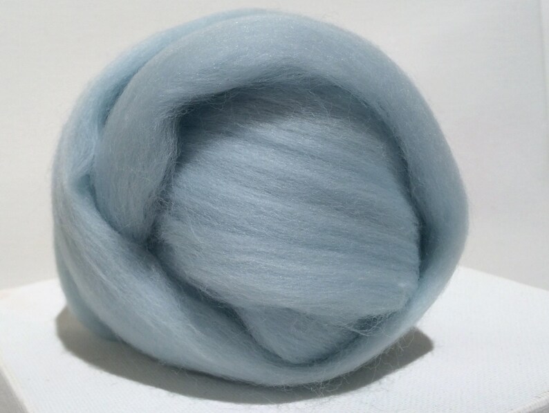 Ice Blue Merino wool roving, Needle Felting Spinning Fiber, 1oz, Light Blue, Baby Blue, crystal blue roving image 2