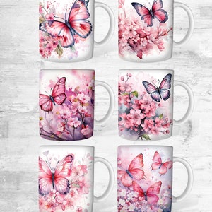 Pu&ograve; includere: Sei design di tazze da sublimazione con farfalle rosa e fiori di ciliegio rosa su uno sfondo bianco. Le tazze sono tutte della stessa dimensione e forma, e sono tutte pronte per essere stampate con il tuo design.