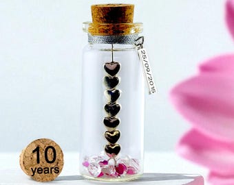 Cadeau personnalisé 10e anniversaire de mariage en étain, bouteille miniature avec remplissage symbolique, personnalisé dans toutes les langues