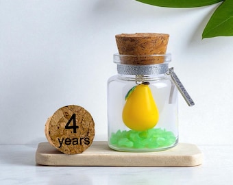 Regalo de 4.º aniversario de bodas de frutas, recuerdo de botella en miniatura personalizado, regalo simbólico para aniversario, personalización en cualquier idioma.