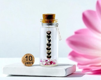 Cadeau personnalisé 10e anniversaire de mariage en étain, bouteille miniature avec remplissage symbolique, personnalisé dans toutes les langues