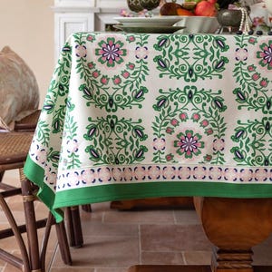 Vintage Floral Tablecloth – Botanical Garden Design, Spring Summer Dining Decor,Green Pink Circled Table Cover, Elegant Farmhouse Decor