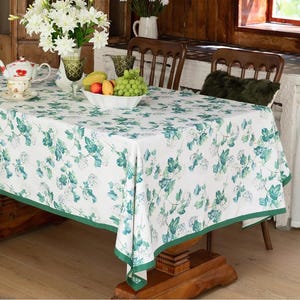 Floral Hydrangea Tablecloth with Green Leaf Pattern – Elegant Botanical Table Cover for Dining Room or Kitchen,New House Gift