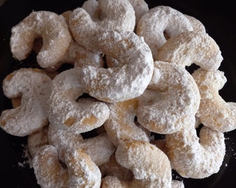 TRADITIONAL EUROPEAN Artisan COOKIES Vanilla Crescents (Vanillekipferl) 1 Dozen