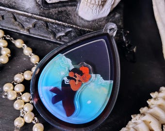 Gideon the Ninth pool scene shaker charm