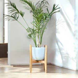 personalisierter Blumenhalter aus Holz, Eiche Blumenhocker, Eichen Blumentöpfe, Blumenhocker extra groß mit Stellfüßen.