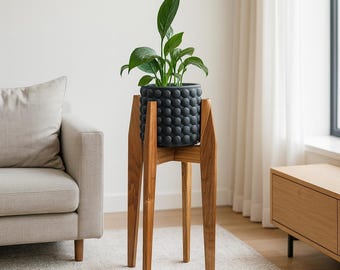 Moderne houten plantenstandaard: binnendisplay met stelpoten