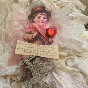 Enfeite de menino anjo e cupido de dia dos namorados C*Glitter alemão*Feito à mão*Exclusivo Thevelvetrabbit*Irresistível*O cupido está mirando em seu coração