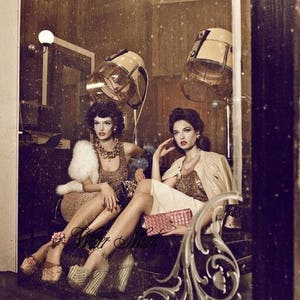 Schoonheidssalon*Kapsalon*Schoonheidsspecialiste*KAARTAFDRUK*Vintage echte foto in stijl*mooie vrouwenstijl uit de jaren 50