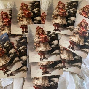 Promoção especial*CARTÕES POSTAIS*Natal/inverno*Ótimo*12 cartões idênticos*Verso do cartão postal*Tudo o que você precisa é de um selo*Menina com presente*