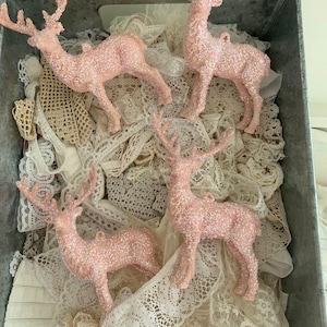 REINDEER ornament  PINK*Christmas ornament*Dazzling*Loads of German glitter*Vintage styling*4.5 x 3.0