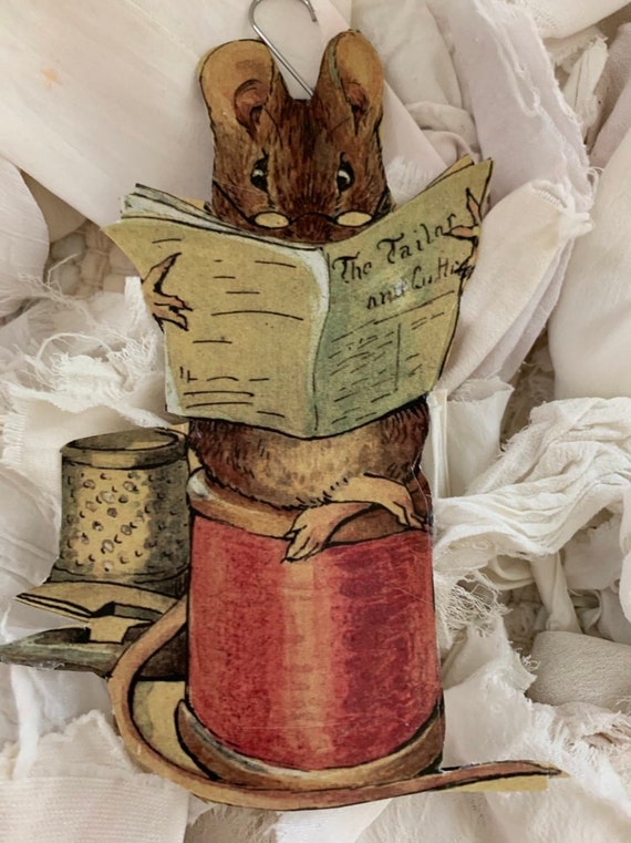 Beatrix Potter Mouse Reading the Newspaper Ornament*oh Darling*fir