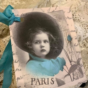 Étiquettes en papier cartonné Paris 1928*Notre dernière création*Sweet Lilly*Rubans de reliure à couture vintage*Quatre étiquettes