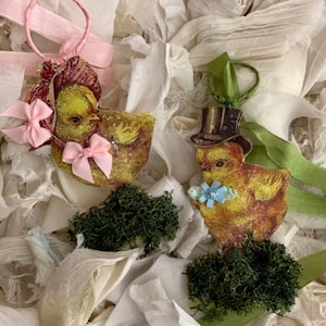 Décoration de Pâques pour M. et Mme *Paillettes allemandes *Fil de métal enroulé dans du ruban avec banderoles *Noeuds papillons*So darling. Vous recevrez deux décorations à l'achat