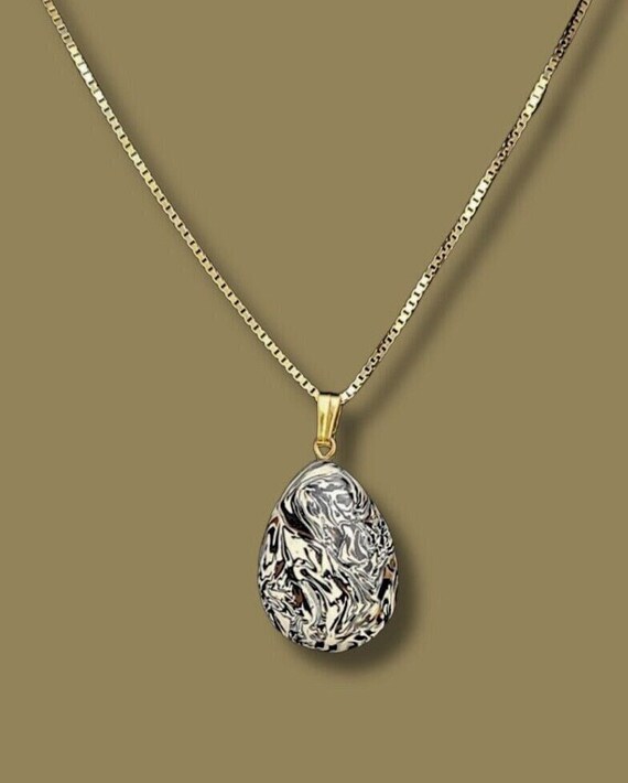 Small teardrop pendant necklace