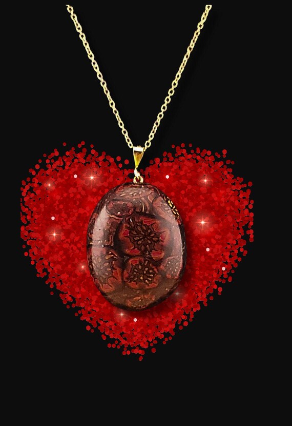 Oval Necklace Pomegranate