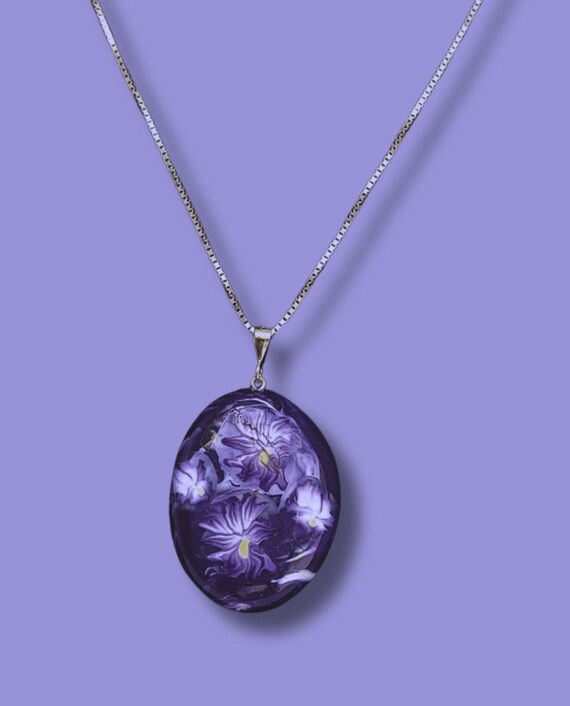 Iris Pendant Necklace, Purple background