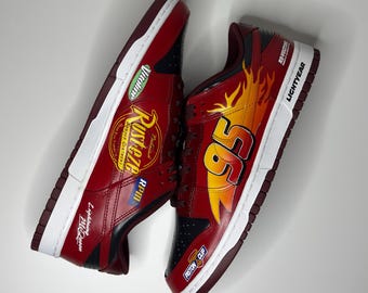 Benutzerdefinierte Sneakers 'Lightning McQueen' Cartoon Sneakers, personalisierte Sneakers, Kinder Sneakers, benutzerdefinierte Nike Schuhe, Disney Sneakers, Geschenk, Puma
