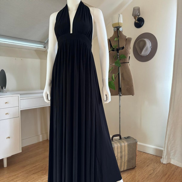 Backless black long dress
