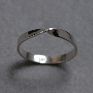 Mobius Ring Sterling Silver, Unisex Wedding Band, Promise Ring