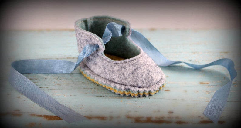 Reggie's felt dolly shoe pattern PDF Fits Waldorf doll foot 2.5 to 3 long image 1