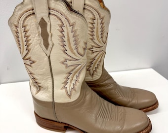 Vintage Lucchese 2000 Ivory Tan Square Toe Leather Cowboy Boots — Women’s 9