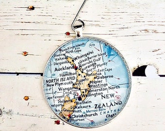 Paua Mania New Zealand Kiwi 24 K Gold Flashed Brass Metal Souvenir Ornament