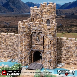 Puede incluir: Modelo detallado de una casa de guardia de castillo con puente levadizo, construido con bloques de piedra texturizados. La casa de guardia presenta una torre alta y cilíndrica y forma parte de una estructura de pared más grande. La escena incluye un pequeño arroyo y montañas distantes.