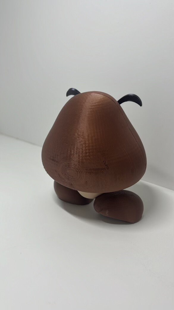Goomba ぬいぐるみとキノコ型オブジェ Amazon.com: World of Nintendo 2.5