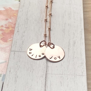 Rose Gold Mothers Necklace Name Charms Pink Gold Nameplate Pendants Delicate Personalized Handmade Jewelry Gifts for Mom