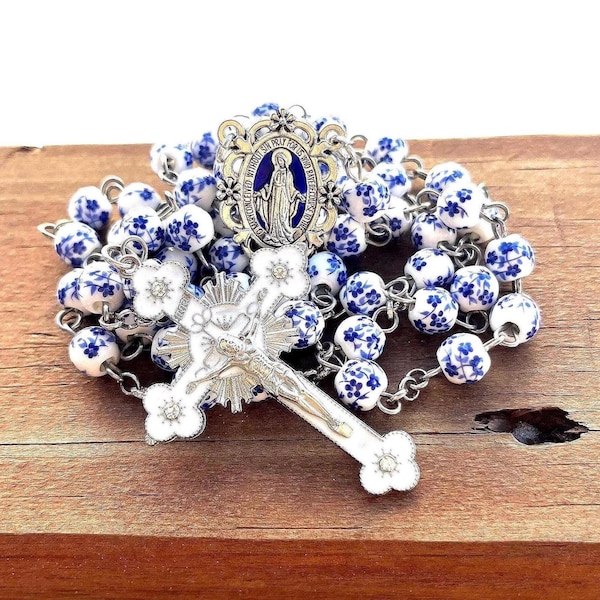 Blaue und weiße Blumen-Wundertätige Medaille Rosenkranz