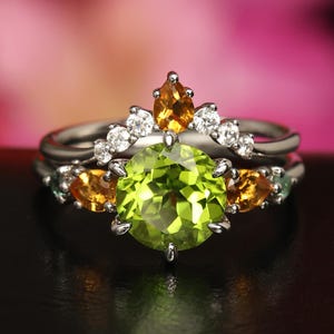 Grüner Peridot-Stacking-Ringset, 14k solid Goldring, 2,22 Karat runder Peridot, einzigartiger Ring für Frauen für sie, minimalistischer Moissanit-Ring