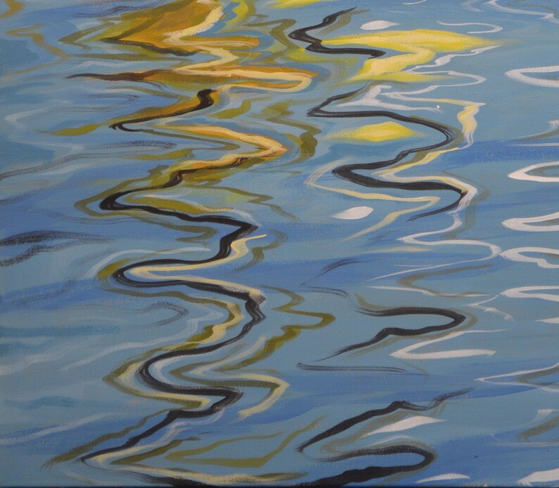 Op de afbeelding: Abstracte schilderij van water met blauwe, witte en gele golvende lijnen. De lijnen zijn dik en zwart en cre&euml;ren een gevoel van beweging en diepte.