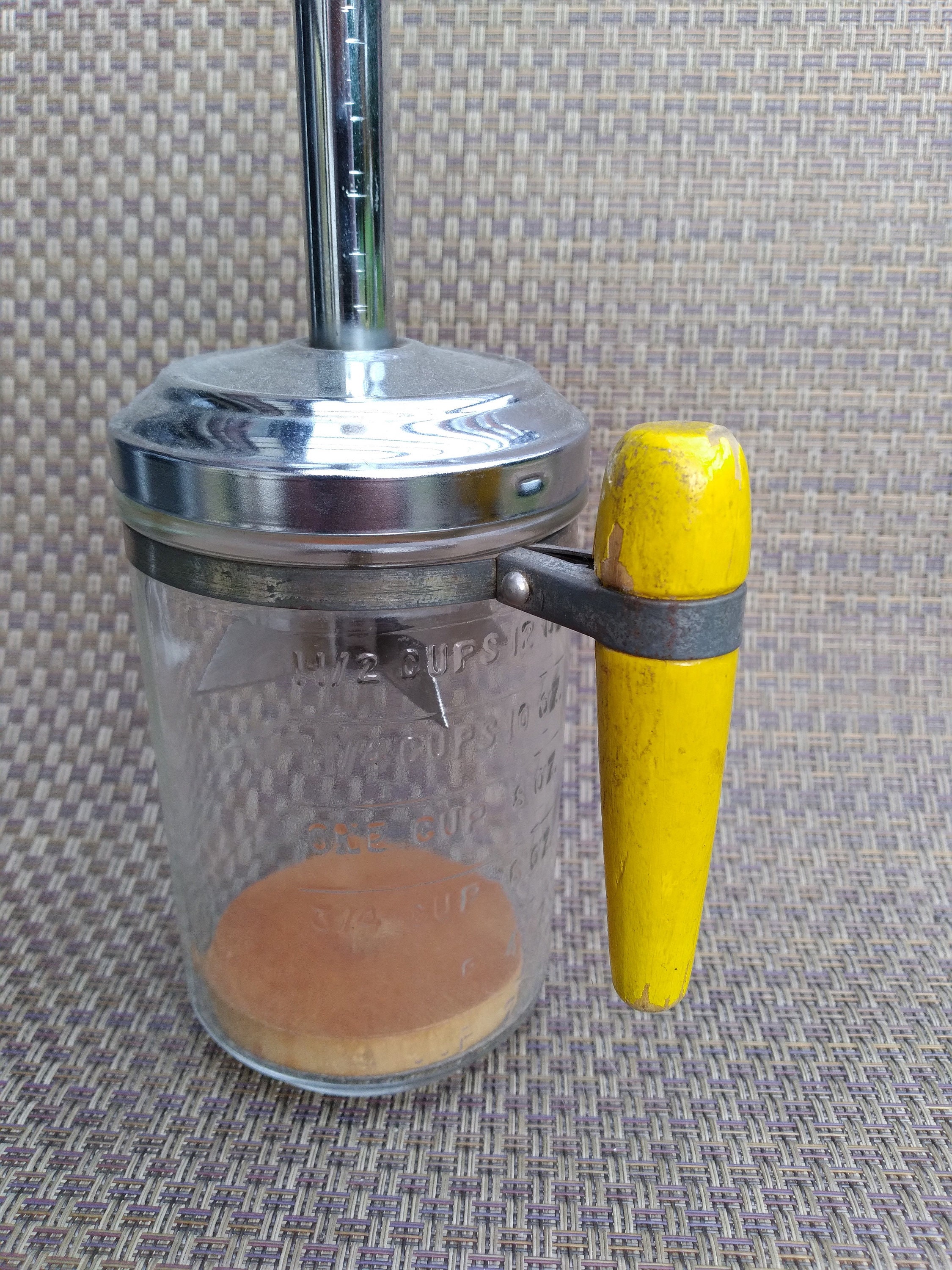 Gemco Vintage 2 Cup Manual Hand Vegetable And Nut Chopper Gold Mustard