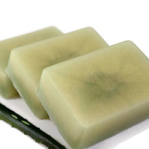 Green Tea & Aloe Soap, Homemade Aloe Soap, Glycerin Soap Bar image 3