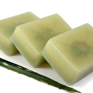 Green Tea & Aloe Soap, Homemade Aloe Soap, Glycerin Soap Bar image 2